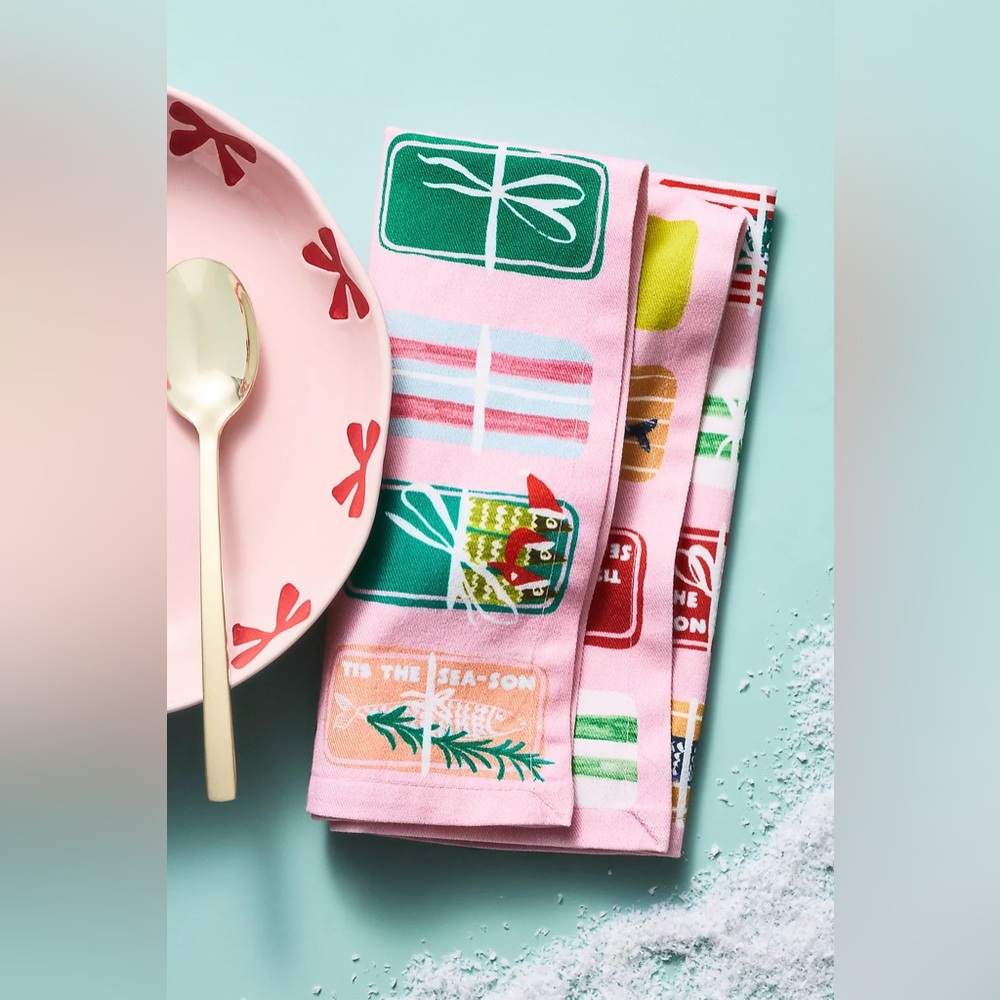 Anthropologie TINS THE SEASON NAPKINS, SET OF 4
Color:  Pink
Size:  Set Of 4